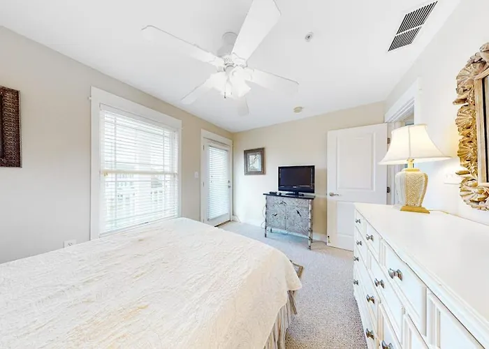 13009 Bowline Ln 1 Holiday home *